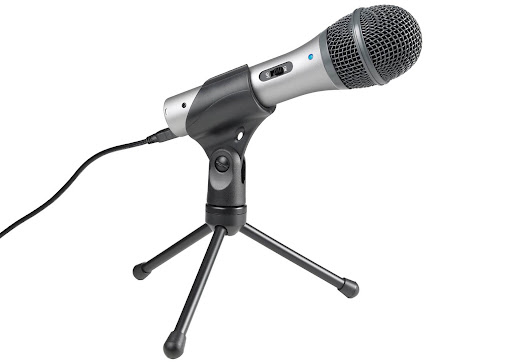Best Podcast Microphones in 2026: Dynamic vs. Condenser, USB vs. XLR